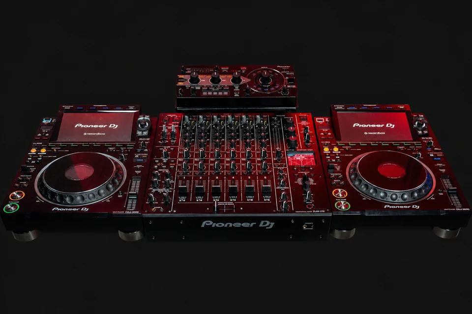 Pioneer CDJ 3000, DJM V10 and RMX-1000 setup